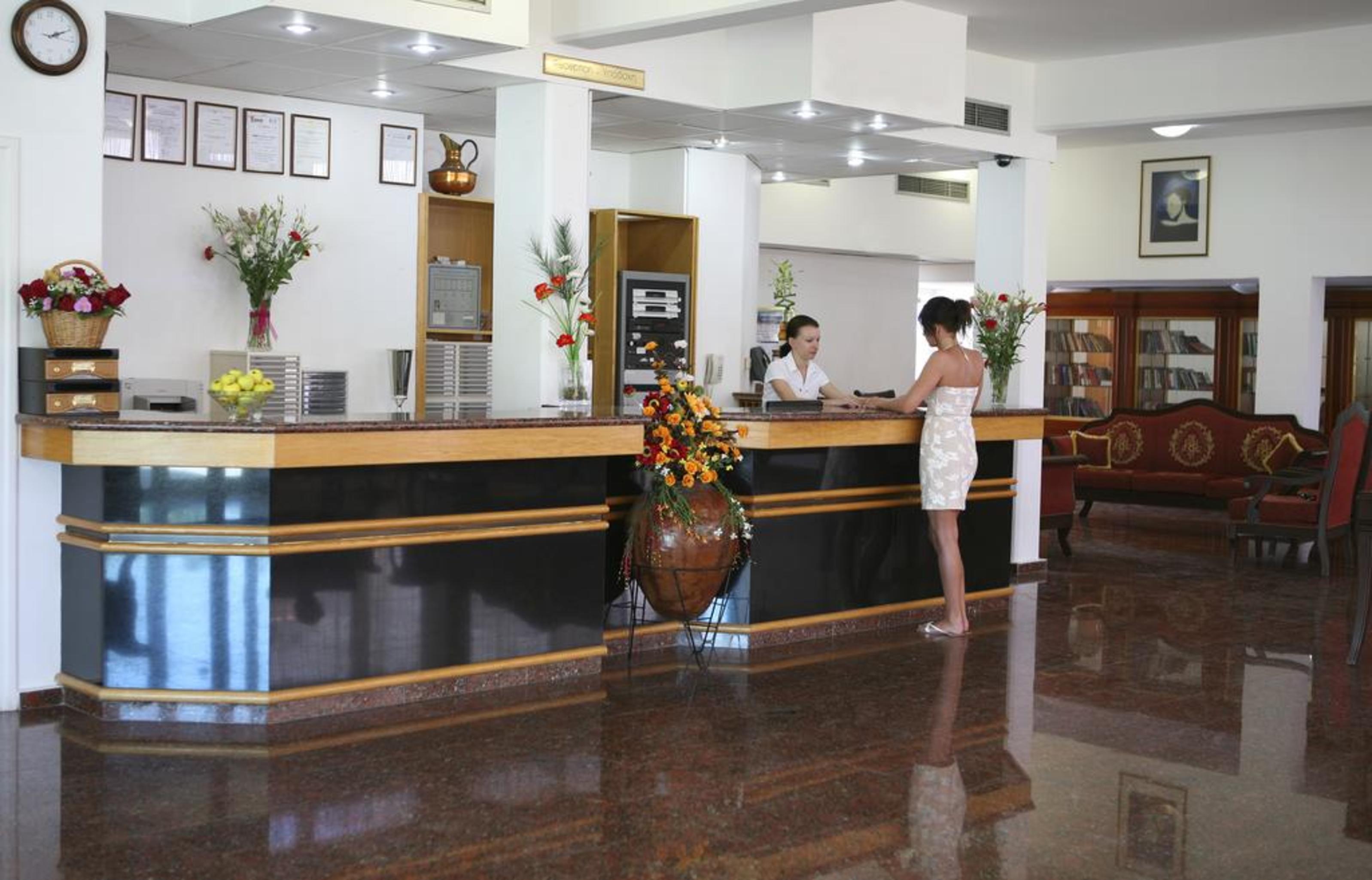 קורל ביי Corallia Beach Hotel Apartments מראה חיצוני תמונה