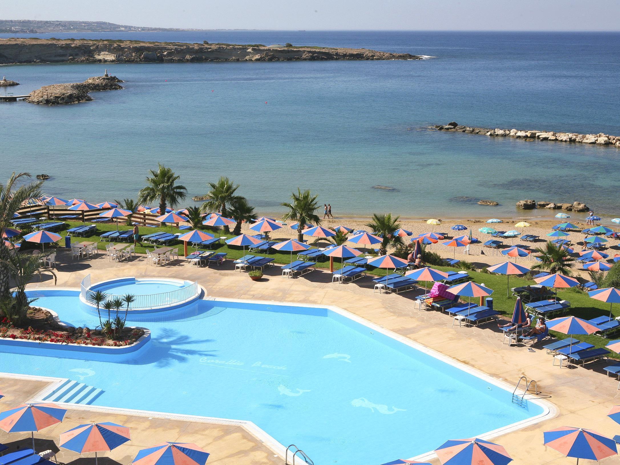 קורל ביי Corallia Beach Hotel Apartments מראה חיצוני תמונה