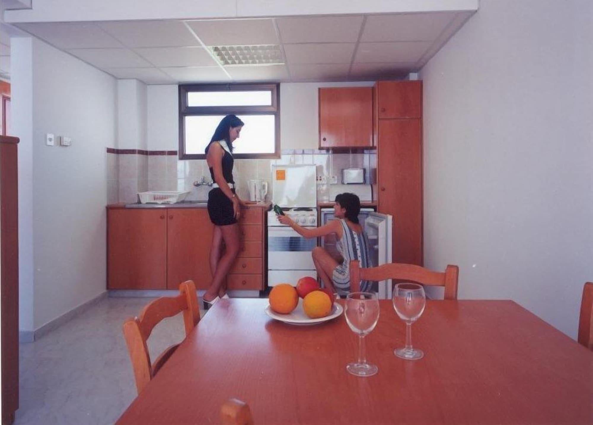 קורל ביי Corallia Beach Hotel Apartments חדר תמונה