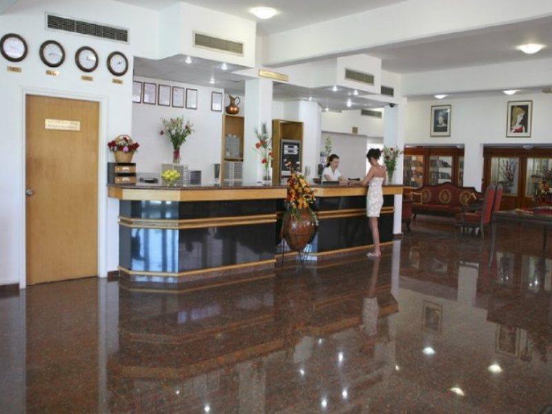 קורל ביי Corallia Beach Hotel Apartments מראה חיצוני תמונה