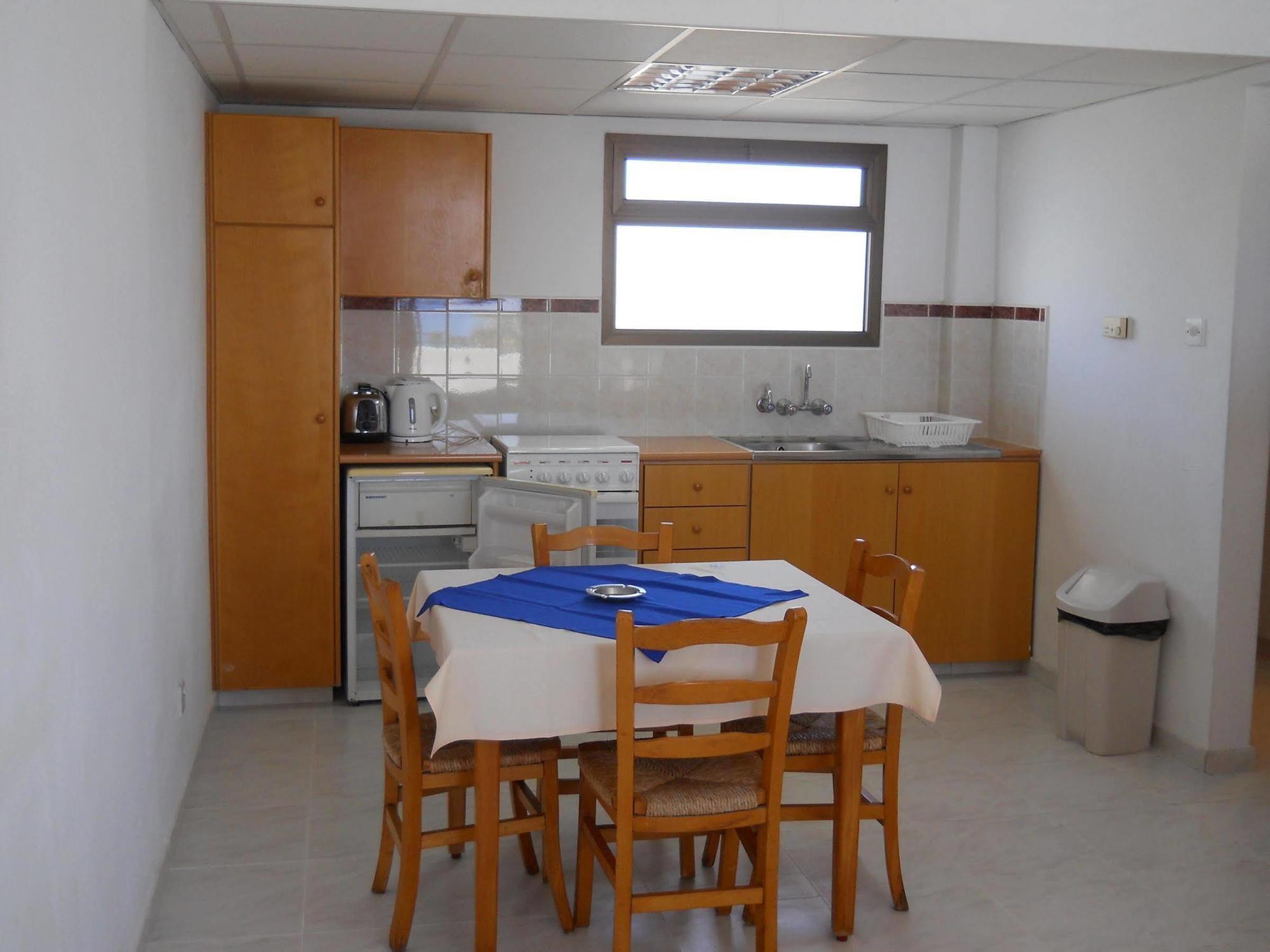 קורל ביי Corallia Beach Hotel Apartments מראה חיצוני תמונה