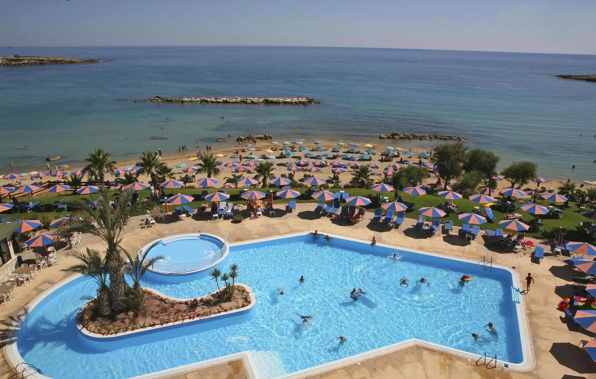 קורל ביי Corallia Beach Hotel Apartments מראה חיצוני תמונה