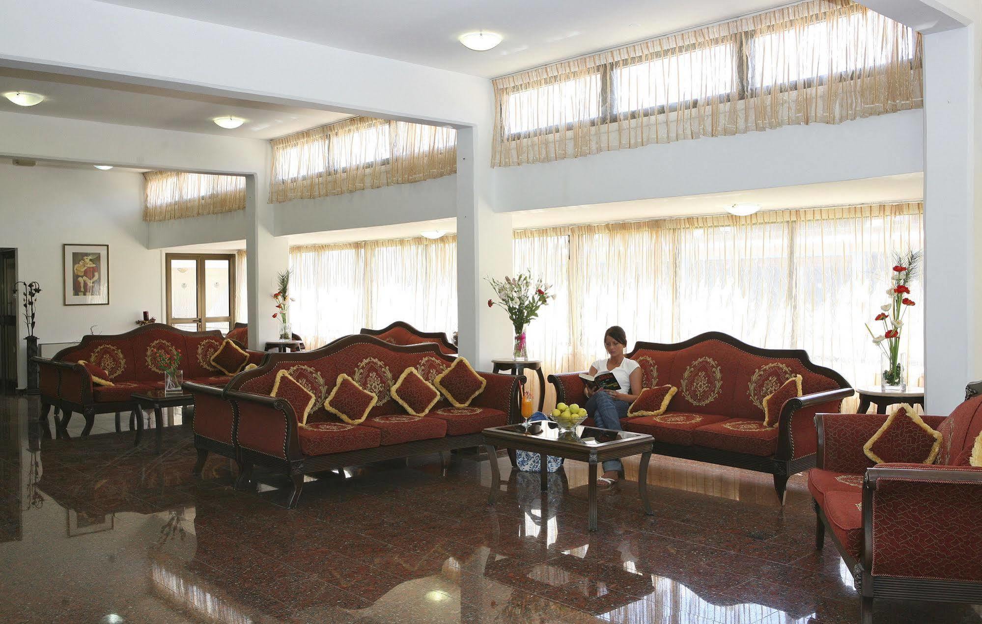 קורל ביי Corallia Beach Hotel Apartments מראה חיצוני תמונה